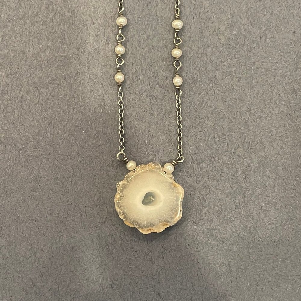 Silver necklace with mini white agate and small pearl accents
